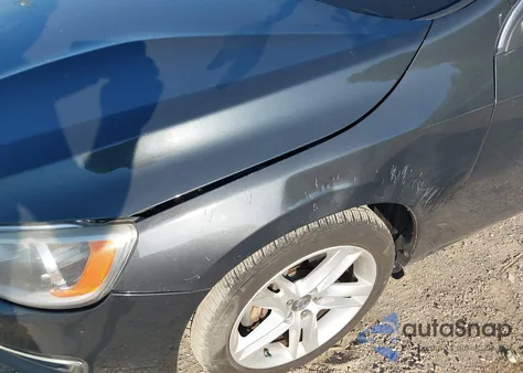 2014 Volvo S60 T5 from USA, damaged, VIN YV1612FH4E1289931